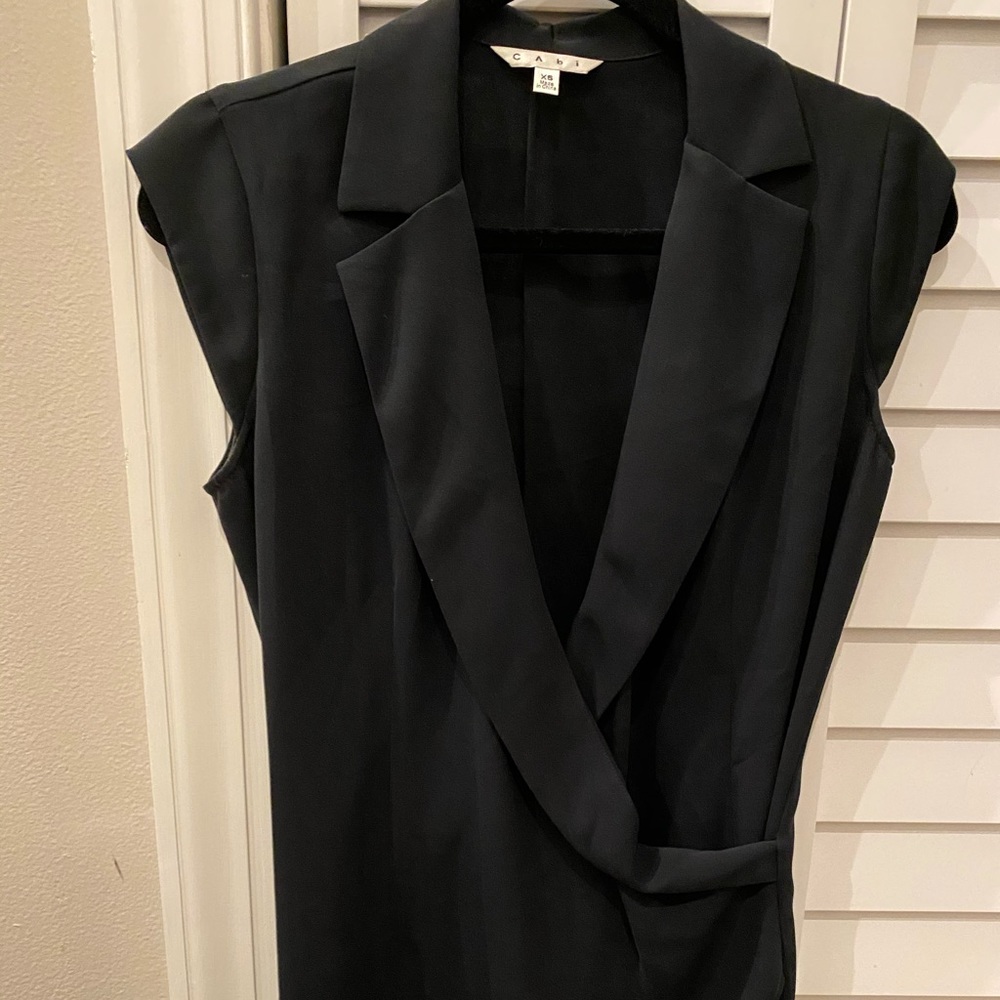 Cabi black wrap shirt Sz xs fits like Small